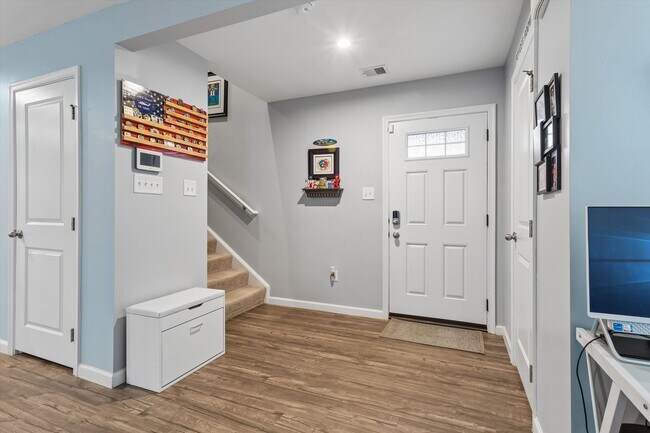 Building Photo - 4 Bedroom / 2.5 Bathroom - Marquis Hills