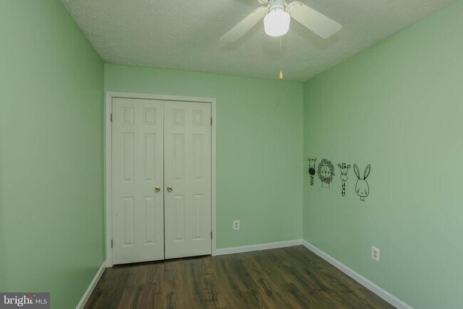 Building Photo - 359 Point to Point Rd