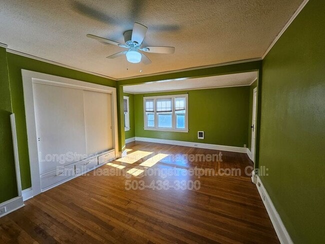 Building Photo - 1402 SE 30th Ave