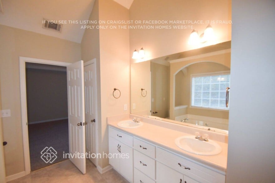 Building Photo - 20 Akin Way