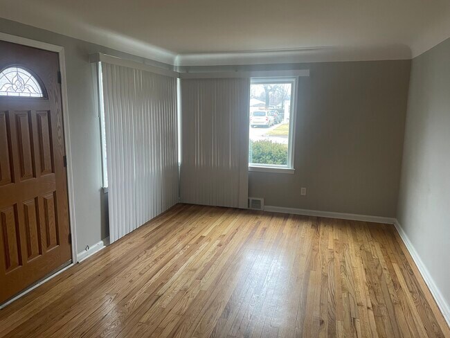 Building Photo - 2188 Michigan