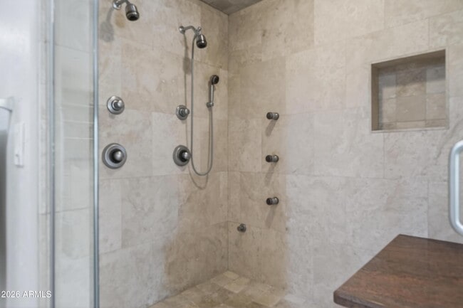 Building Photo - 8001 E Vista Bonita Dr