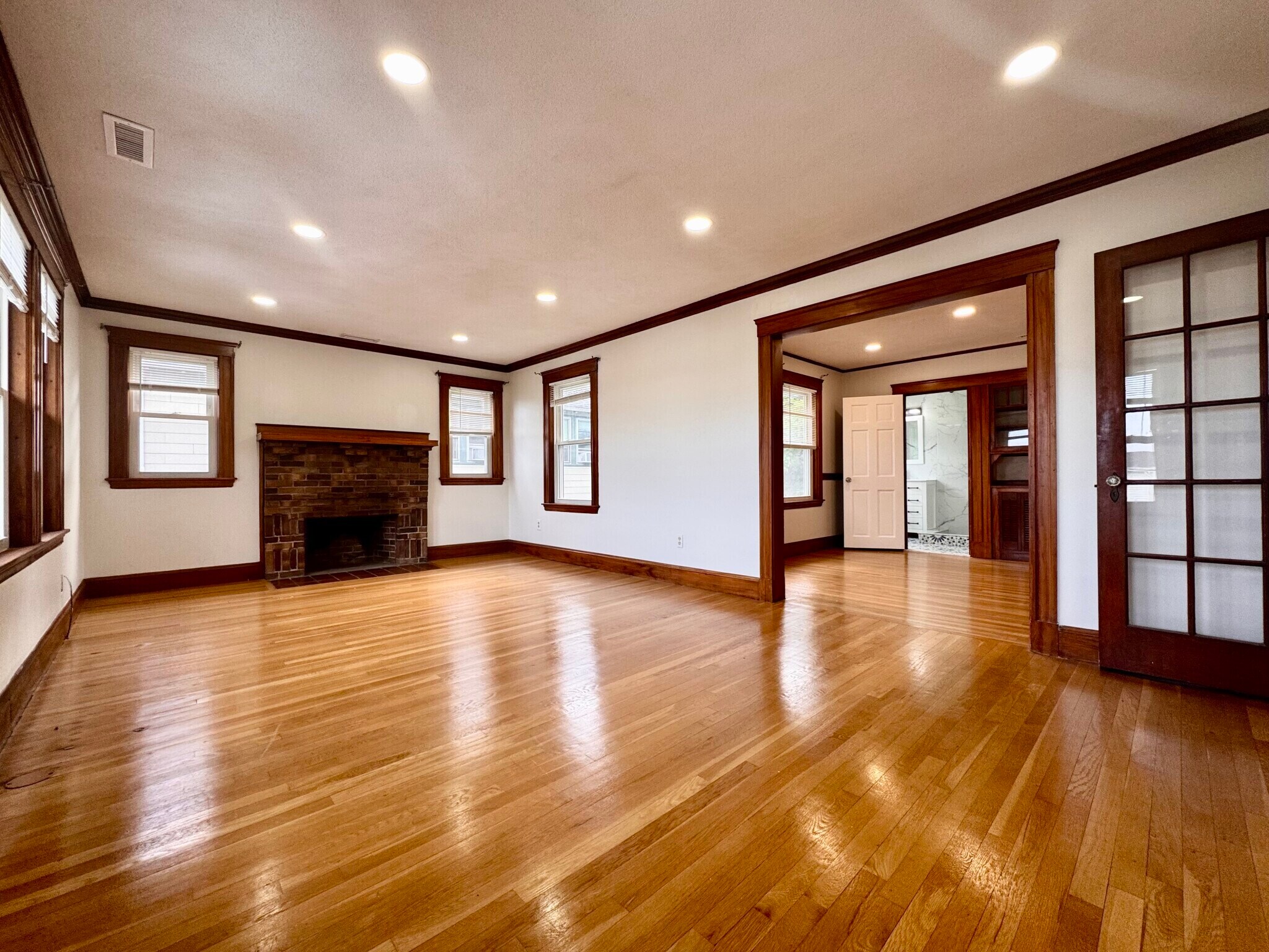 Building Photo - 56 Edgecliff Rd