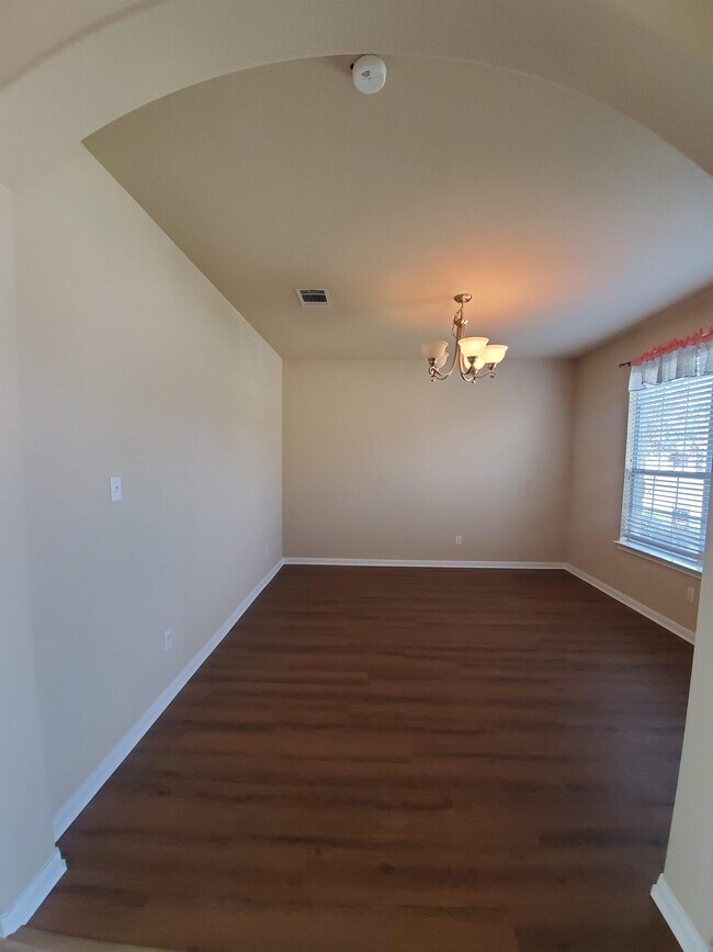 Building Photo - 501 Dinge Bay Dr