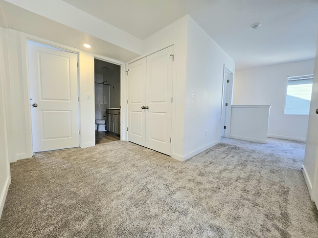 2nd floor hallway - 79 E Hidden Creek Way