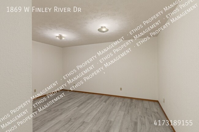Building Photo - 1869 W Finley River Dr