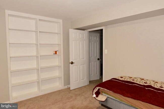 Building Photo - 11778 Hollyview Dr