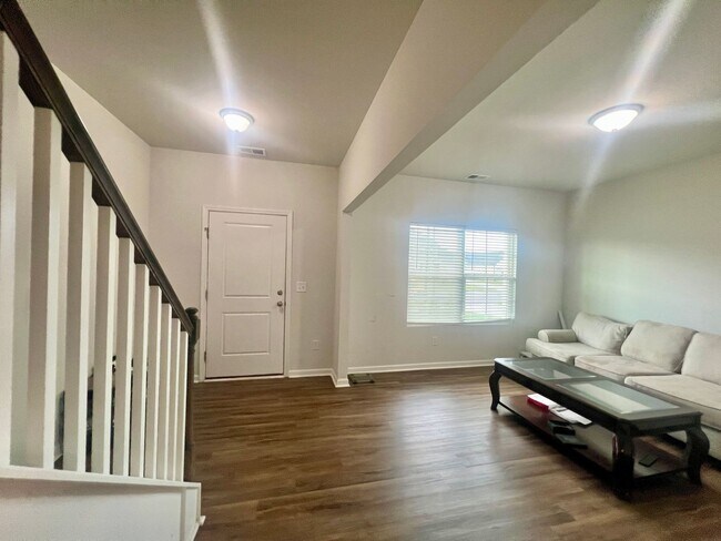 Building Photo - Parsons Mill Castle Hayne, 4BR, 2 Car Gara...