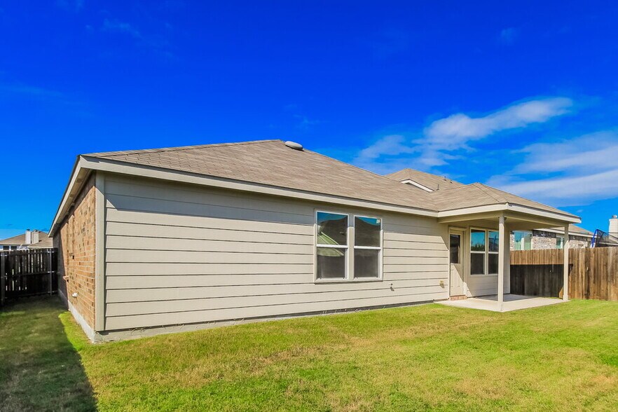 Building Photo - 128 Feverbush Dr