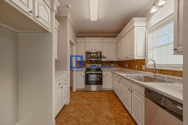 Building Photo - 3 Bed/2 Bath Home in Reservoir East of Brandon