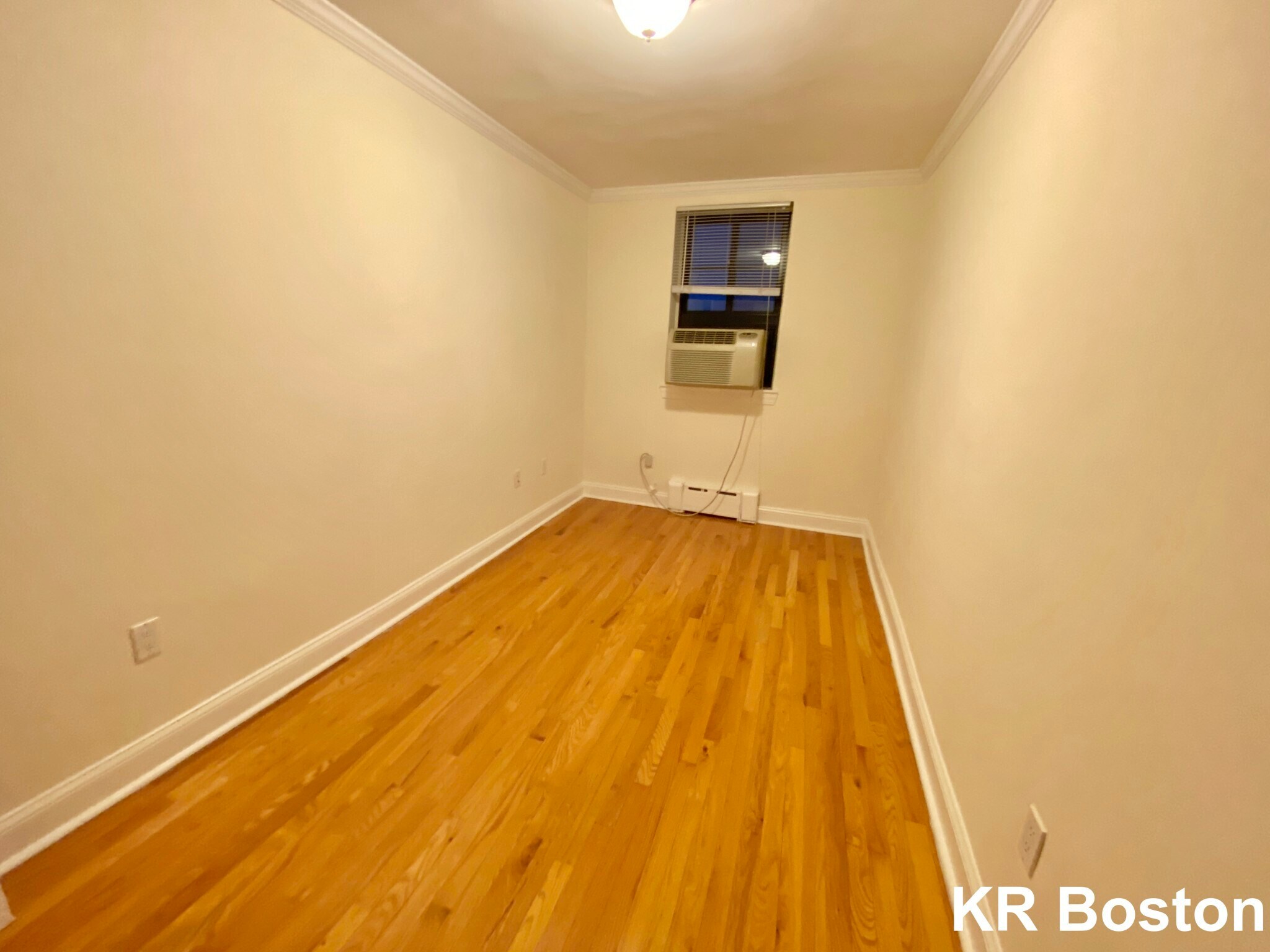 Building Photo - 6 Hilliard St