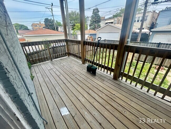 Building Photo - 2133 N Springfield Ave