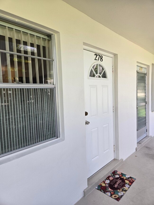 Building Photo - 278 Windsor N