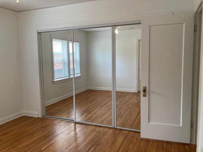 Building Photo - 204 Montclair Ave