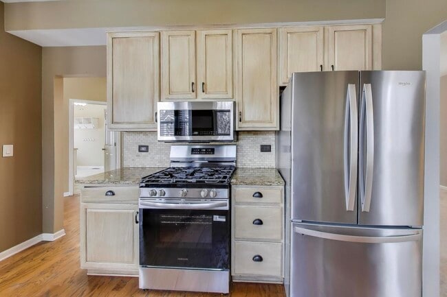 Building Photo - 410 Arlington Ln