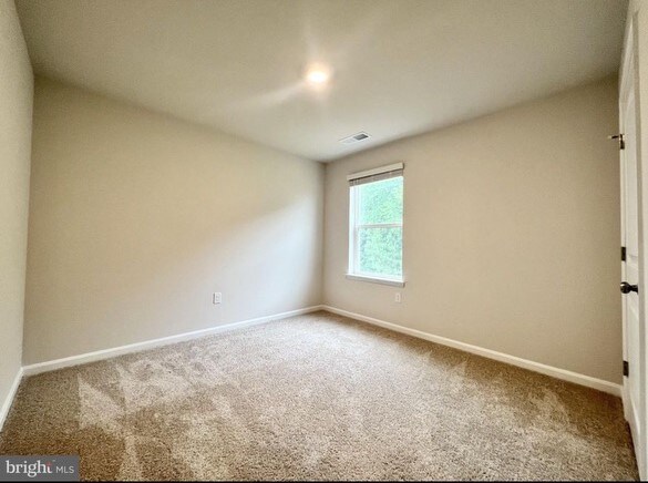 Building Photo - 522 Currant Cir