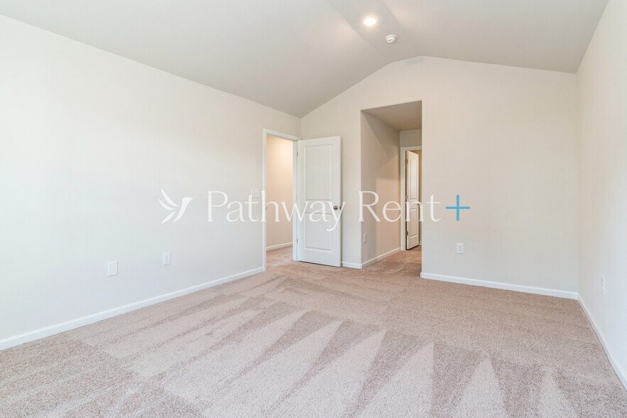 Building Photo - 8026 Moose Crk Dr