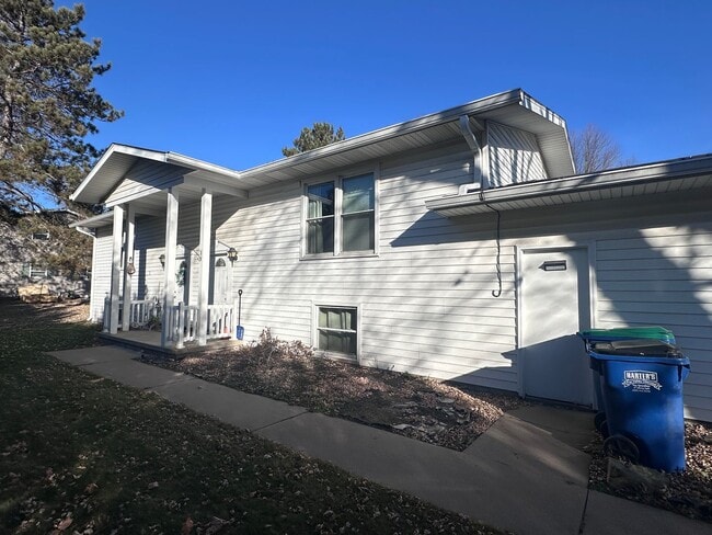 Building Photo - 602-614 Brown Street