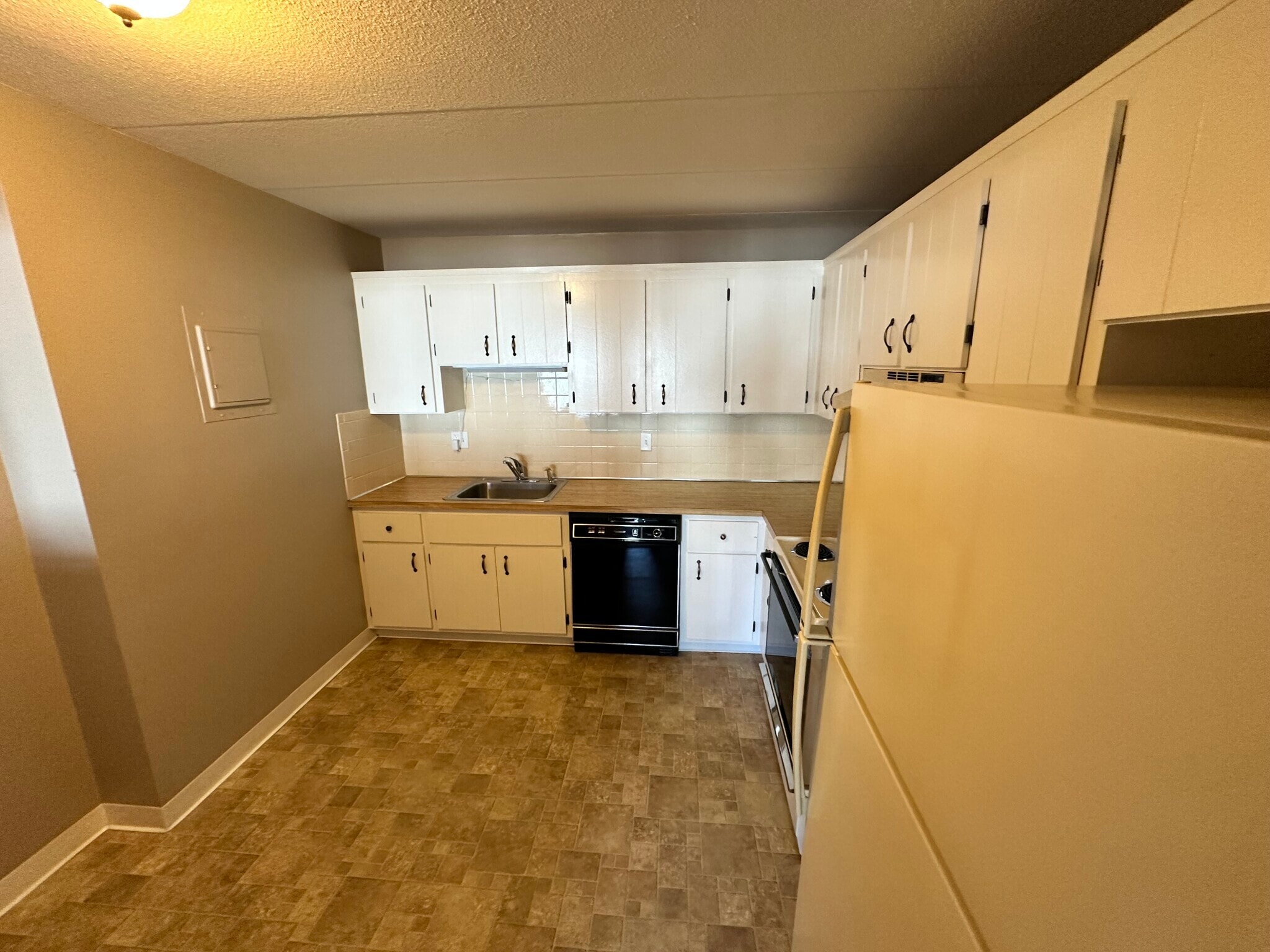 Building Photo - 43-51-51 Albion St