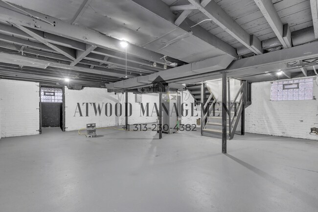 Building Photo - This beautifully updated 3-bedroom, 1-bath single-family home is ready for move-in!