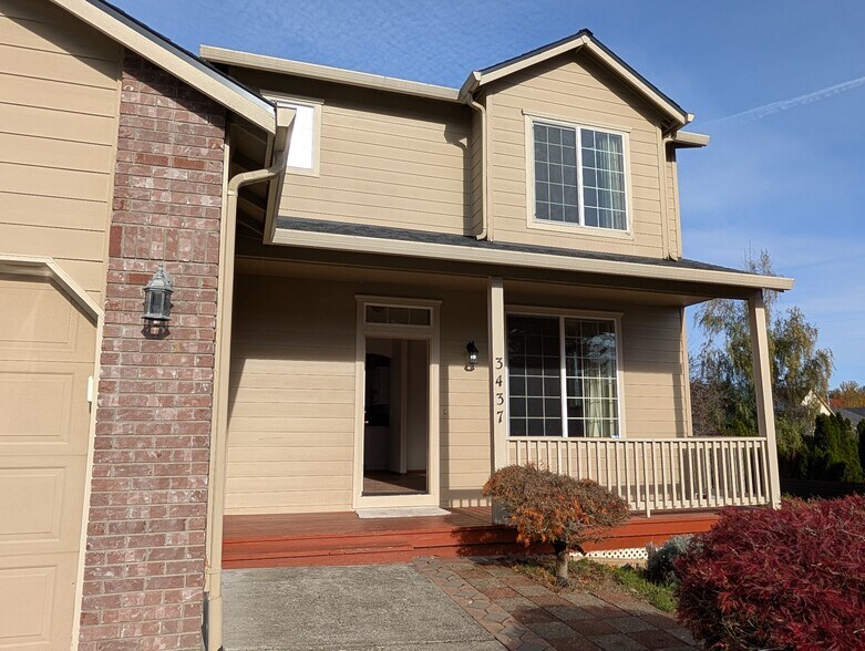 Building Photo - 3437 SW 2nd St