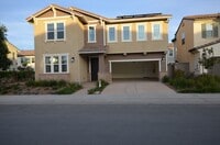 Building Photo - 4BD+Loft/3Bathrooms, Sea Glass Blue Strand