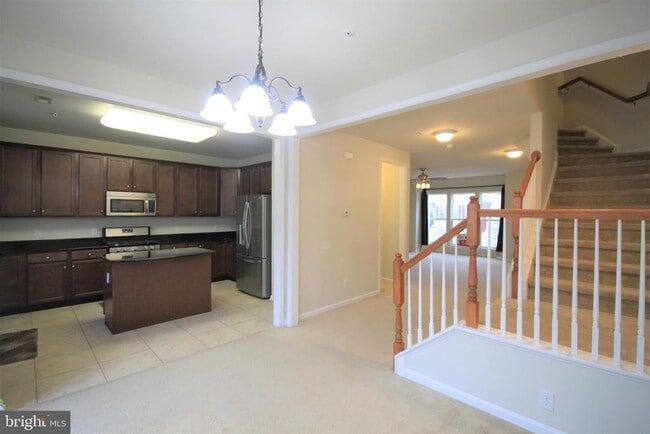 Building Photo - 609 Ellison Dr
