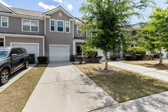 Building Photo - 13 Villas of Garrard Dr