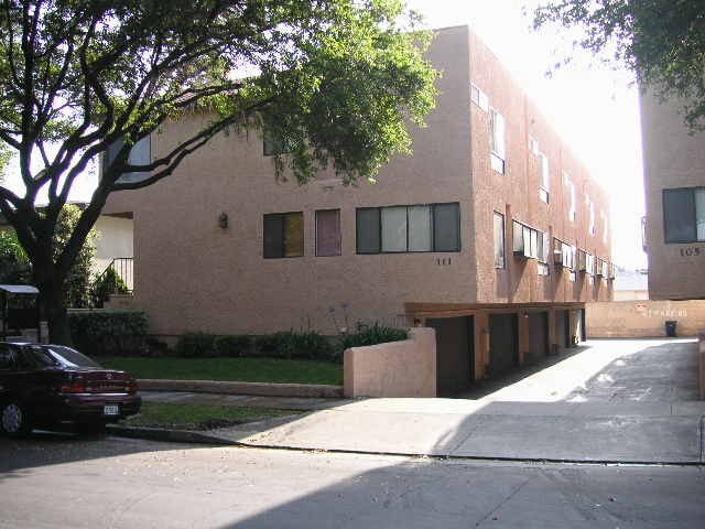 Building Photo - 111 N Marguerita Ave