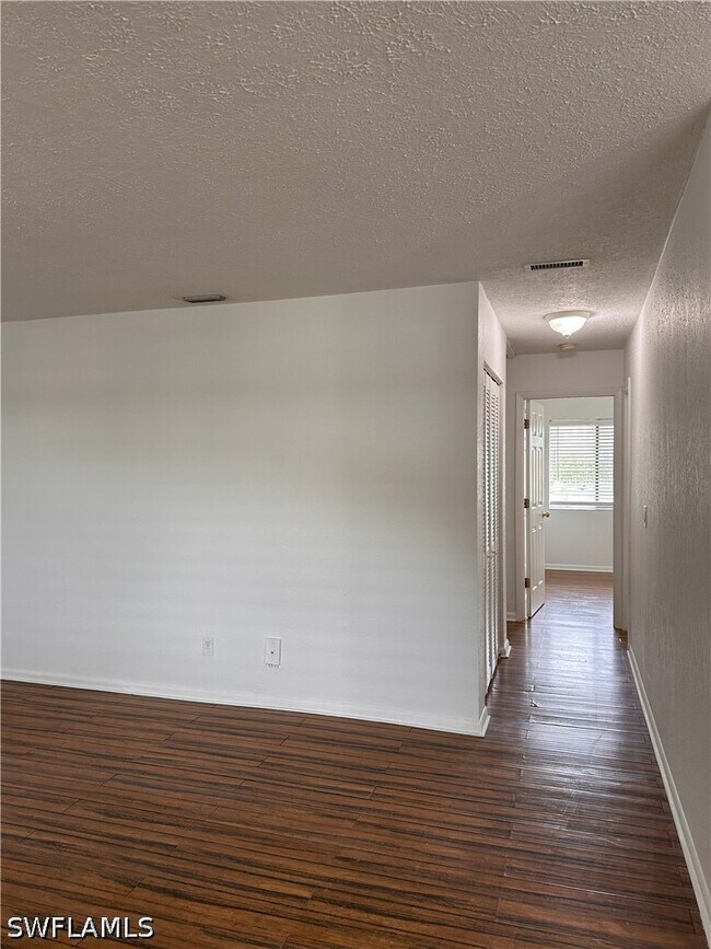 Building Photo - 4629 Bayshore Dr