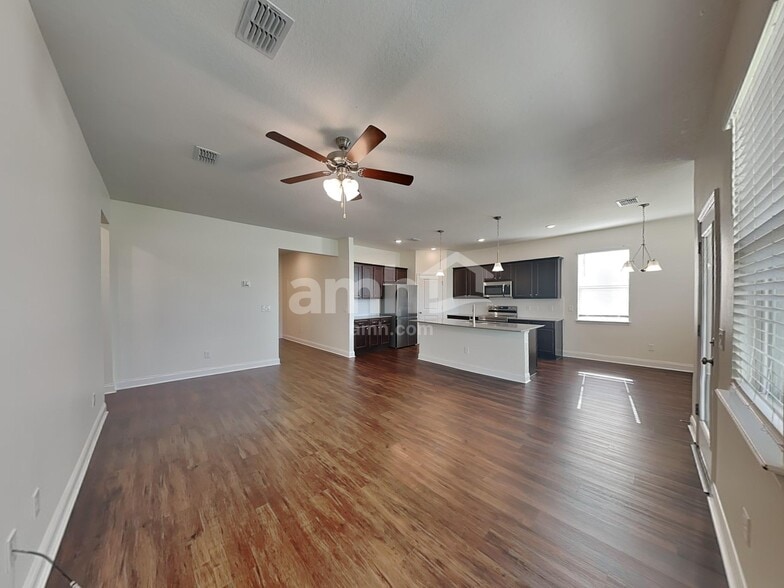 Building Photo - 1002 Summer Stone Lp