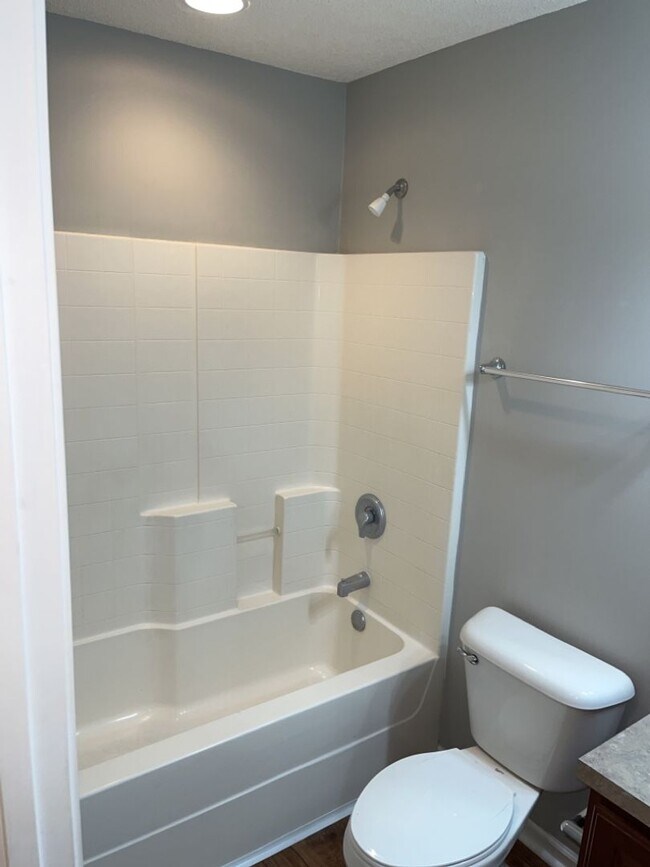 Building Photo - 149 Lancaster Way