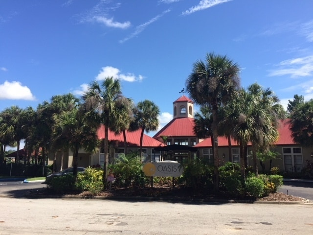 Building Photo - Large 1 Bedroom 1 Bath with fireplace and washer and dryer