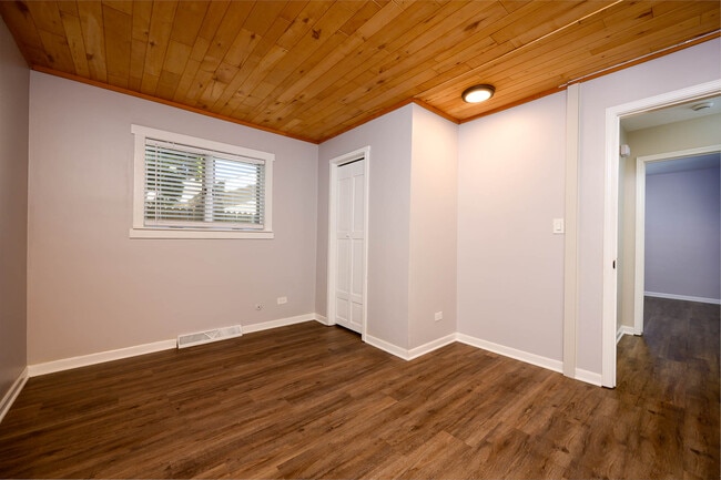 Building Photo - 1340 Campbell Ave