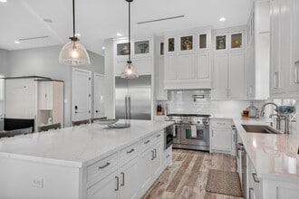 Building Photo - 3815 Seabreeze Ln