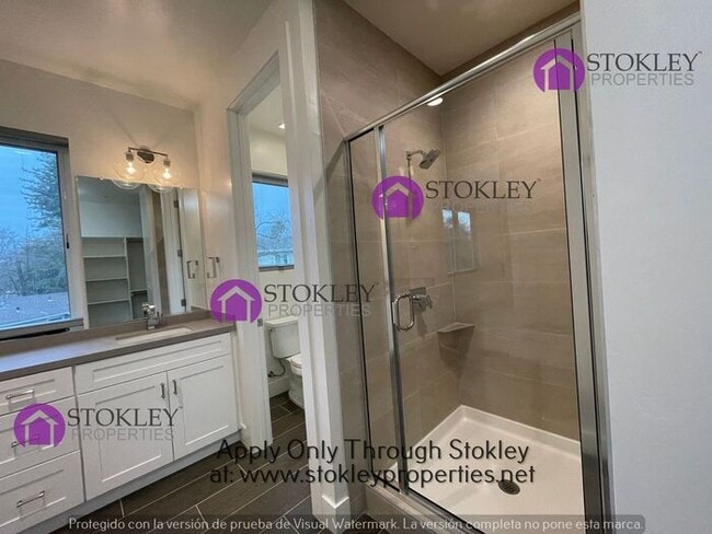 Building Photo - 3184 Manor Ave