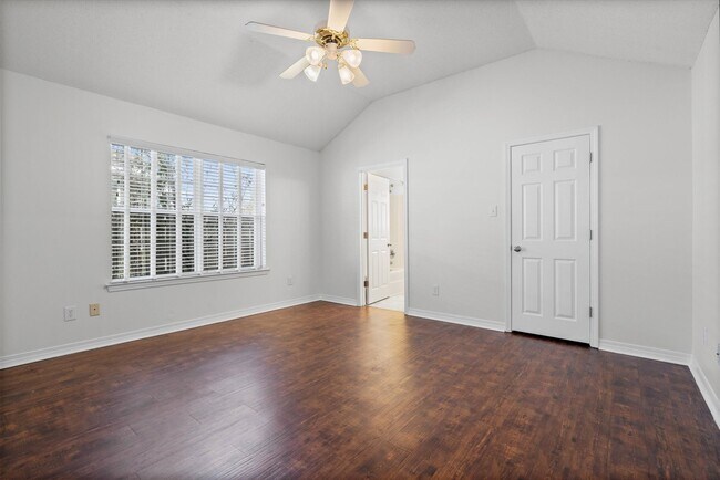 Building Photo - 605 Westchase Ct S