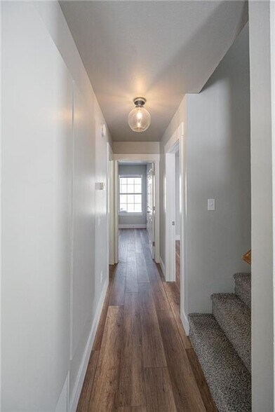 Building Photo - 2407 W Ash St