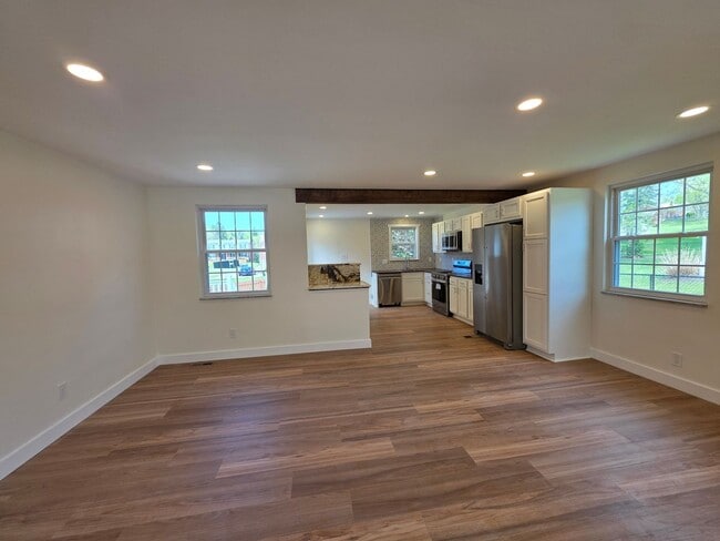 Building Photo - Fully Updated 3-bedroom, 2-bathroom house for rent in North Allegheny School District!