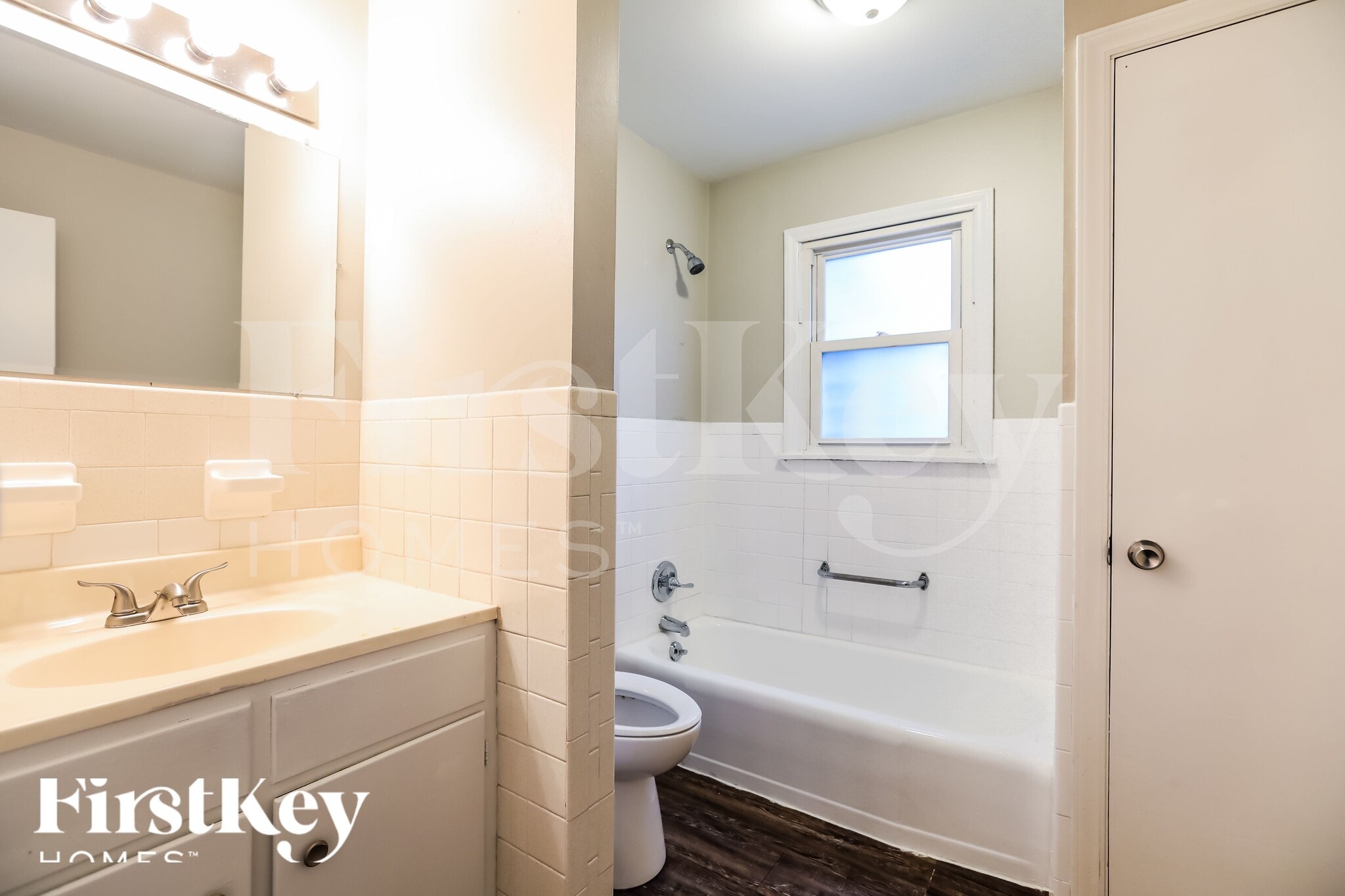 Building Photo - 10508 East 33rd Terrace S