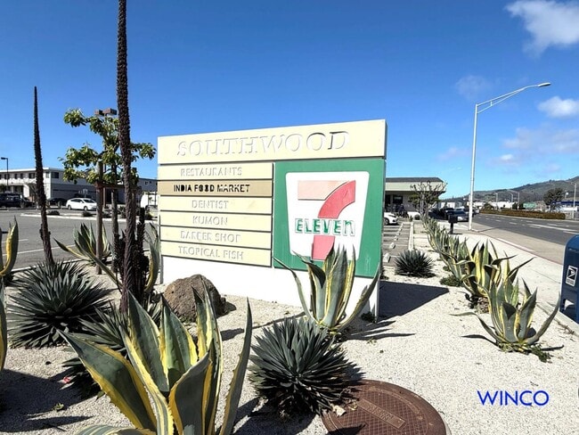 Building Photo - 372 Avalon Dr