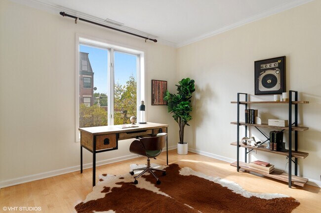 Building Photo - 810 N Wolcott Ave