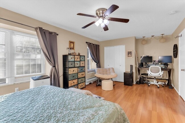 Building Photo - 1656 Herault Pl