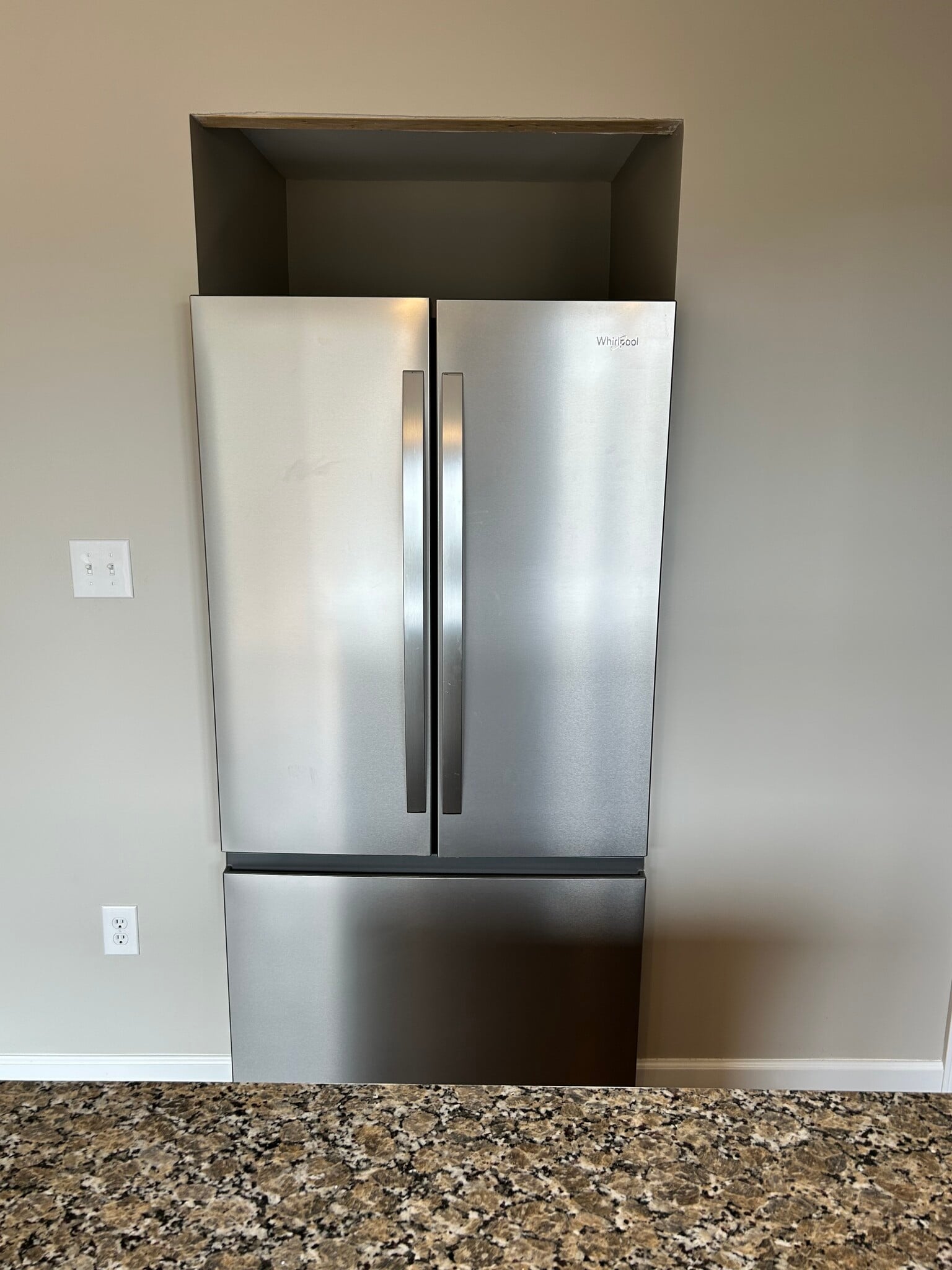 36 inch Refrigerator - 556 Becker St