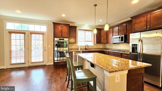 Building Photo - 10607 School St