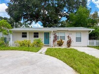 Building Photo - 2119 W Henry Ave