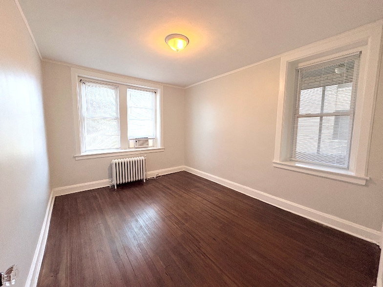 Building Photo - 1611 Hampton Blvd