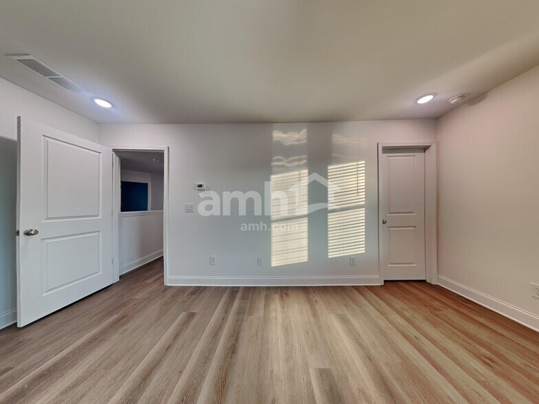 Building Photo - 1614 Soapstone Rd