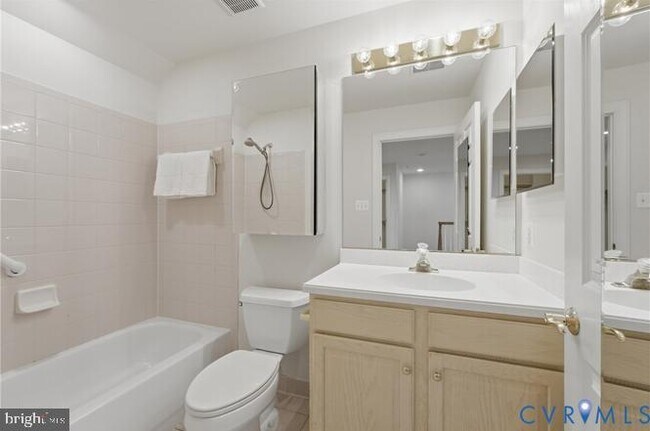 Building Photo - 6806 Thompson Crest Ct