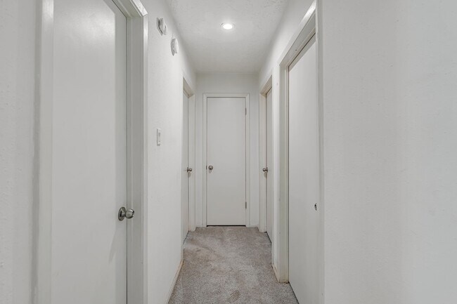 Building Photo - 20331 Pinefield Ln